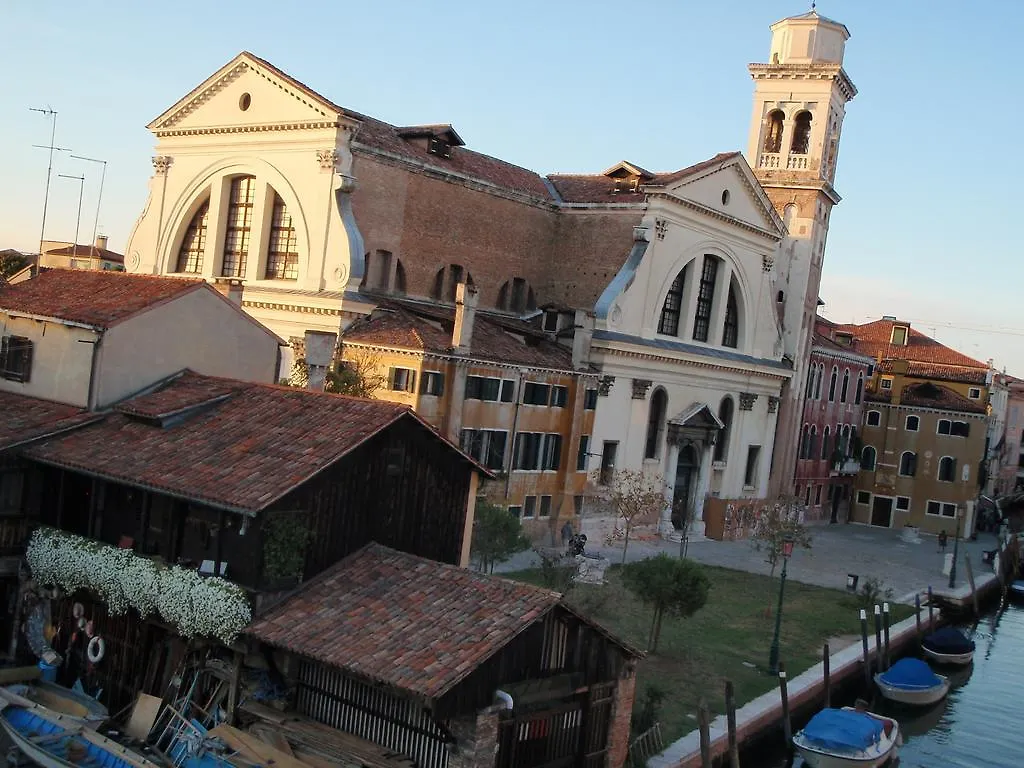Ca' Di Rose B&B Venice 2*,  Italy